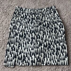 New York & Company Black and Cream Patterned Pencil Skirt